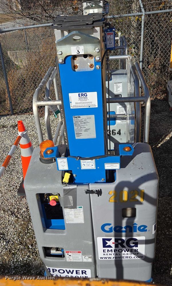 image for item DU2668 2019 Genie GR-20 vertical lift