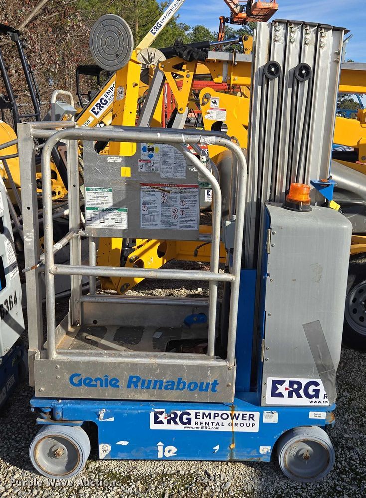 image for item DU2668 2019 Genie GR-20 vertical lift