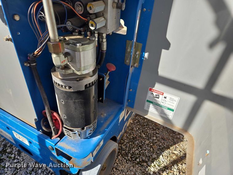 image for item DU2668 2019 Genie GR-20 vertical lift