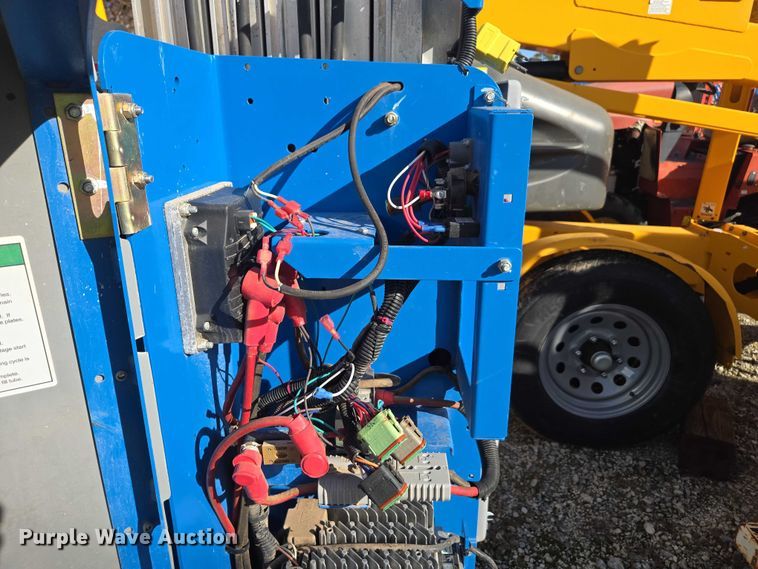 image for item DU2668 2019 Genie GR-20 vertical lift