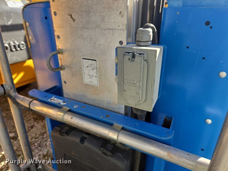 image for item DU2668 2019 Genie GR-20 vertical lift