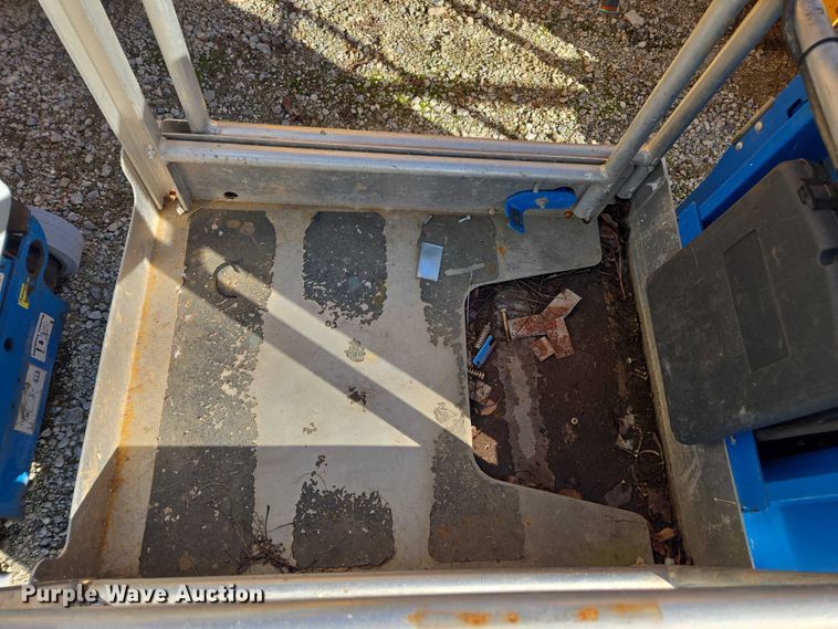 image for item DU2668 2019 Genie GR-20 vertical lift