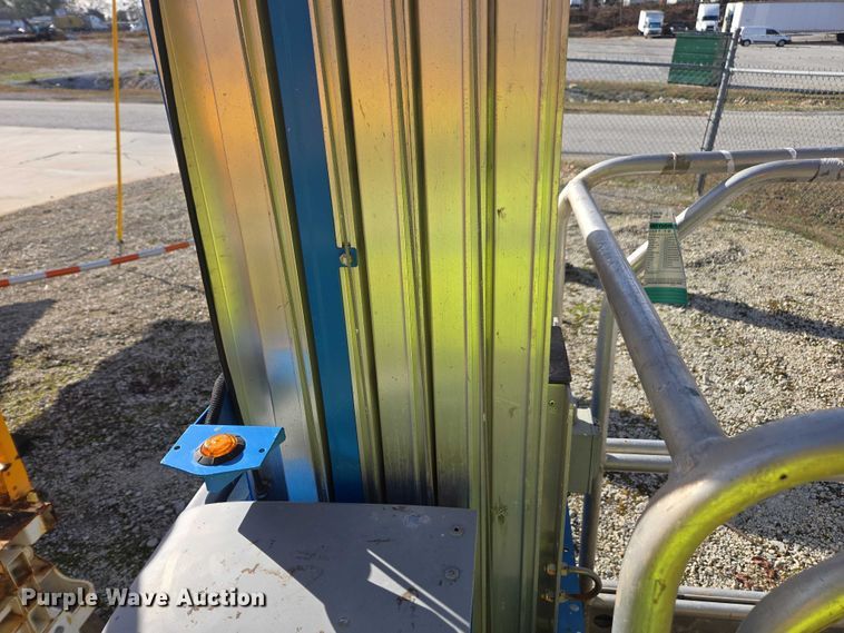 image for item DU2668 2019 Genie GR-20 vertical lift