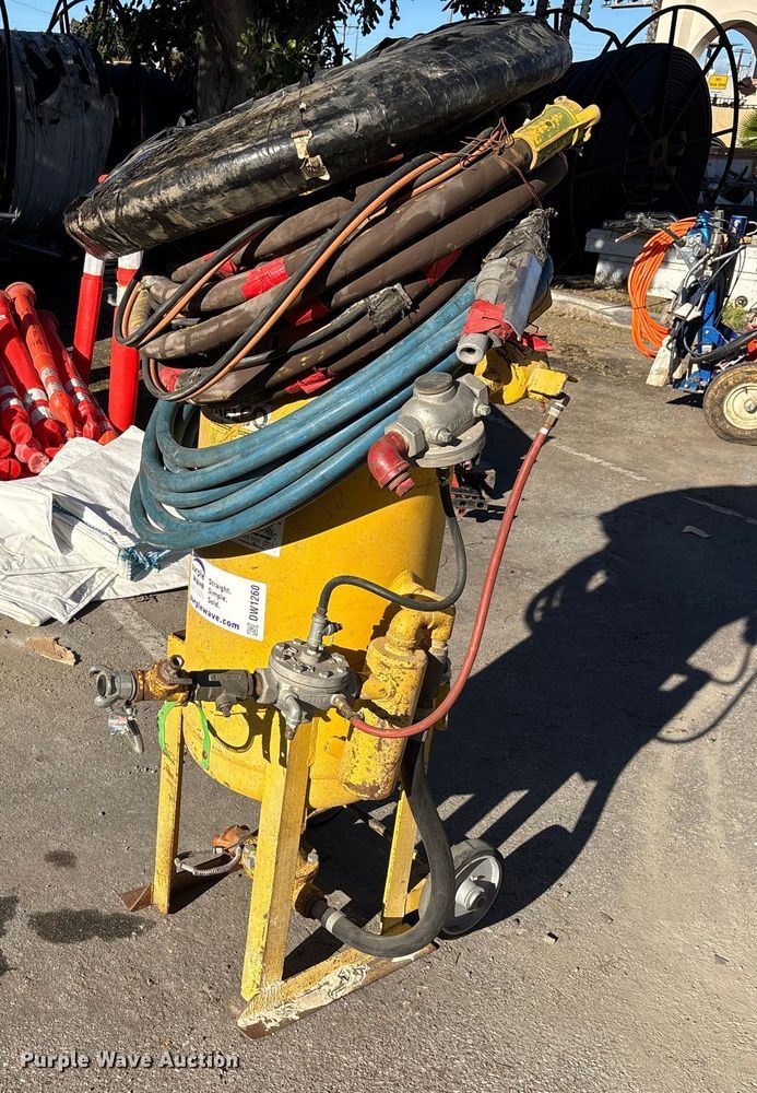 image for item DW1260 Kelco sandblasting pot