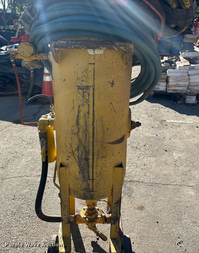 image for item DW1260 Kelco sandblasting pot