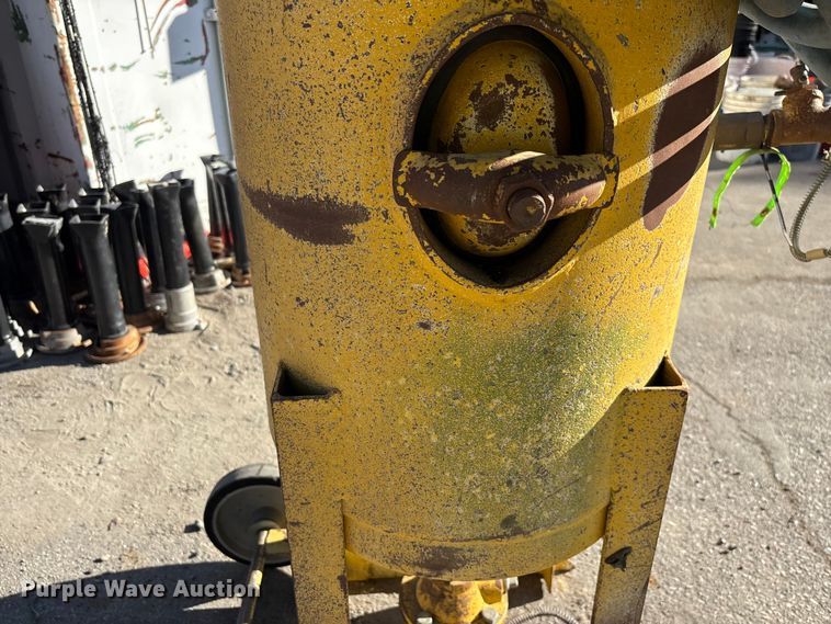 image for item DW1260 Kelco sandblasting pot