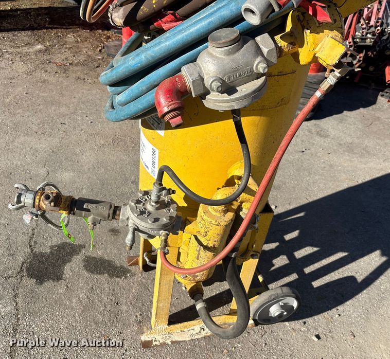 image for item DW1260 Kelco sandblasting pot