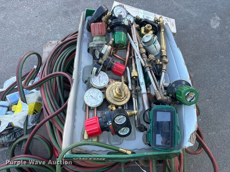 image for item DW1266 Welding supplies