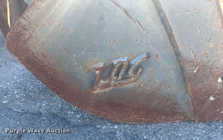 image for item DW1274 (2) excavator attachments