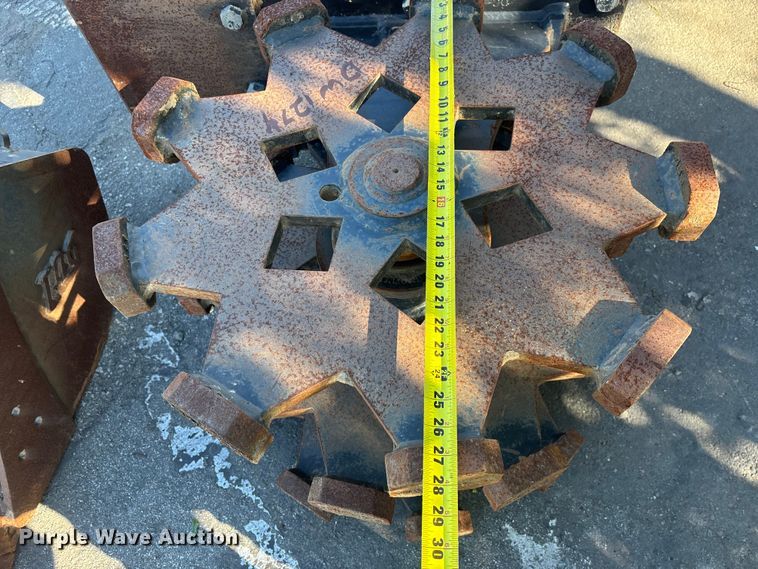 image for item DW1274 (2) excavator attachments