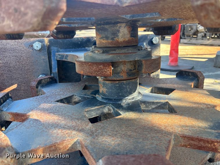 image for item DW1274 (2) excavator attachments