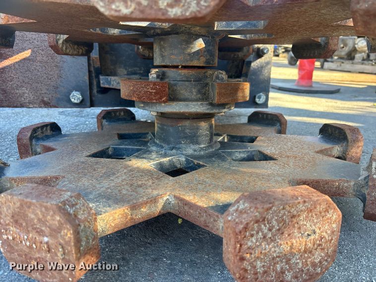 image for item DW1274 (2) excavator attachments