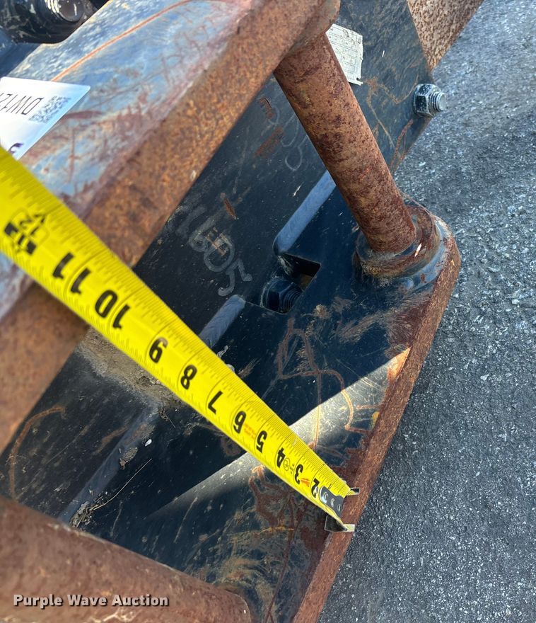 image for item DW1274 (2) excavator attachments