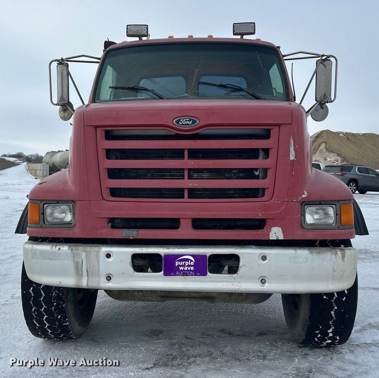 image for item DW4391 1998 Ford LT9501 ready mix truck