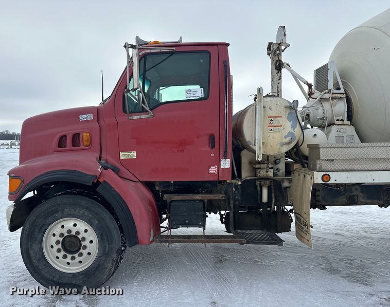 image for item DW4391 1998 Ford LT9501 ready mix truck