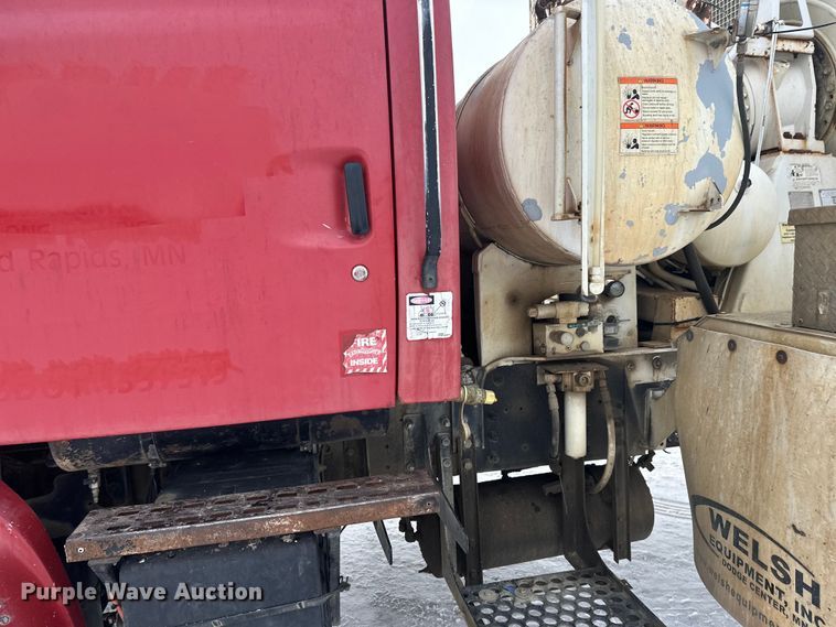 image for item DW4391 1998 Ford LT9501 ready mix truck