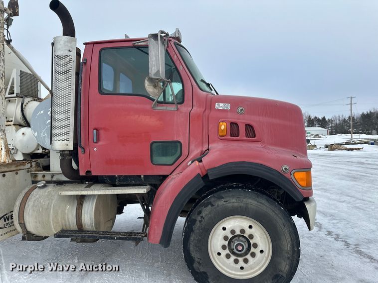 image for item DW4391 1998 Ford LT9501 ready mix truck