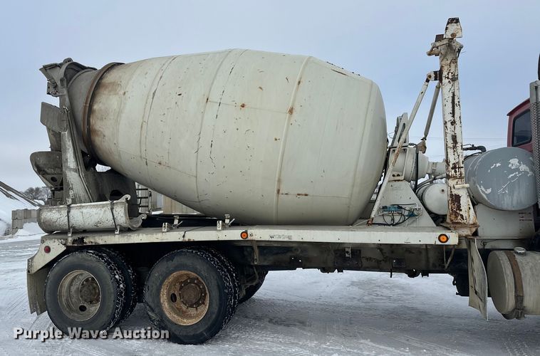 image for item DW4391 1998 Ford LT9501 ready mix truck