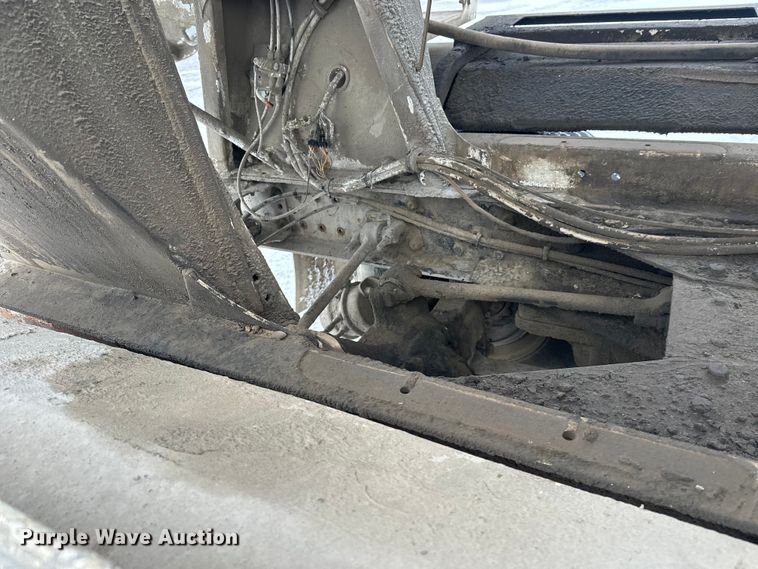 image for item DW4391 1998 Ford LT9501 ready mix truck