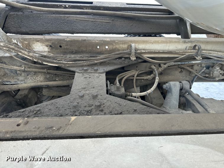 image for item DW4391 1998 Ford LT9501 ready mix truck