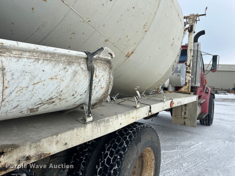 image for item DW4391 1998 Ford LT9501 ready mix truck