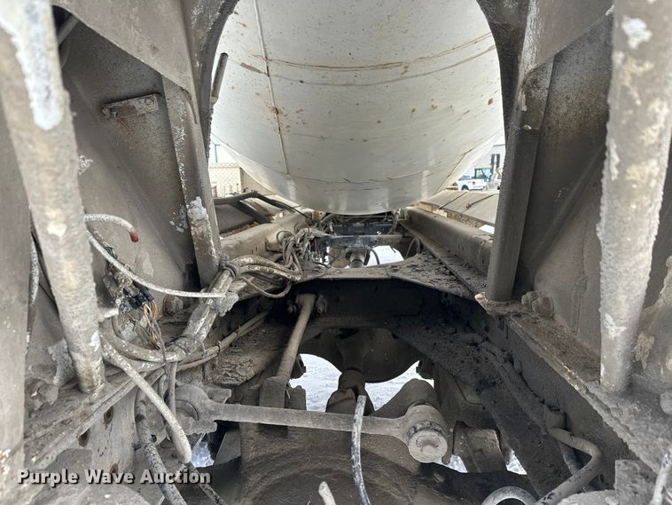 image for item DW4391 1998 Ford LT9501 ready mix truck