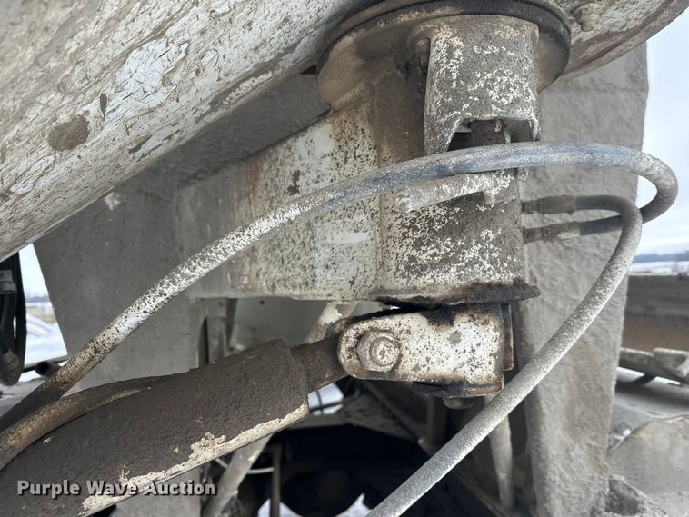 image for item DW4391 1998 Ford LT9501 ready mix truck