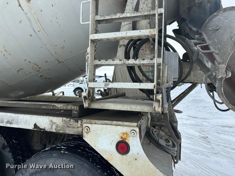 image for item DW4391 1998 Ford LT9501 ready mix truck