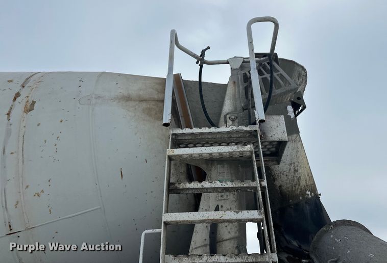 image for item DW4391 1998 Ford LT9501 ready mix truck