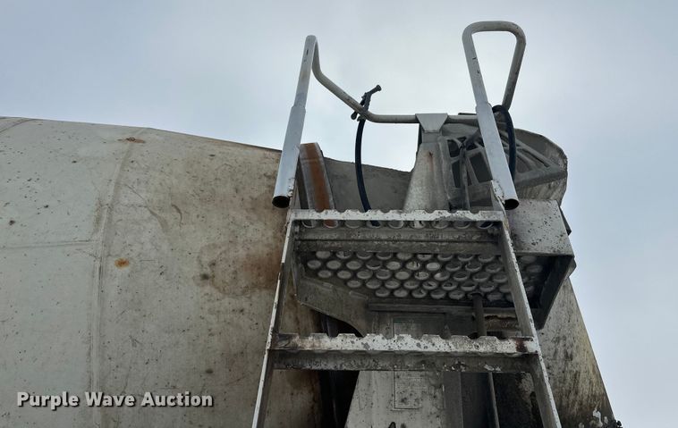 image for item DW4391 1998 Ford LT9501 ready mix truck