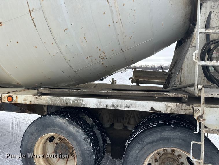 image for item DW4391 1998 Ford LT9501 ready mix truck