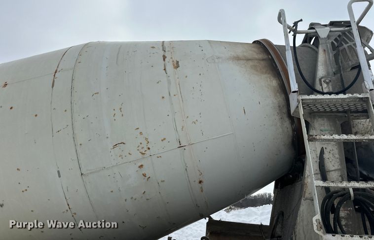 image for item DW4391 1998 Ford LT9501 ready mix truck