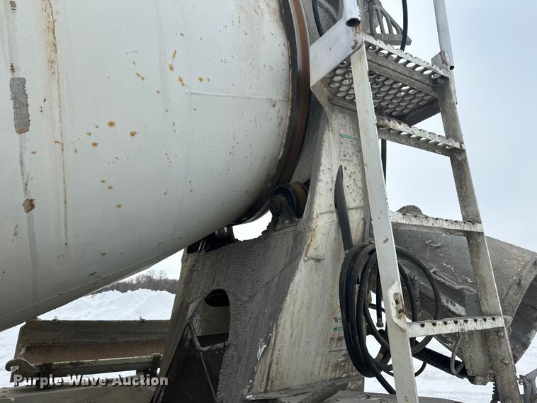 image for item DW4391 1998 Ford LT9501 ready mix truck