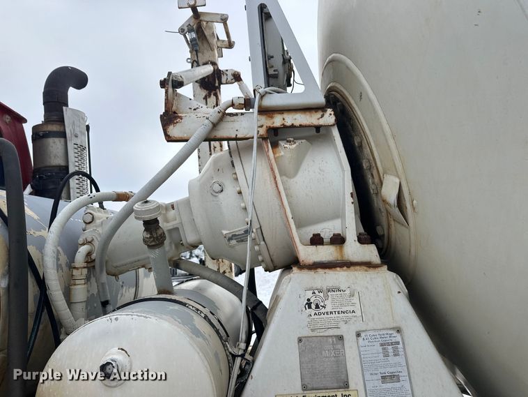 image for item DW4391 1998 Ford LT9501 ready mix truck