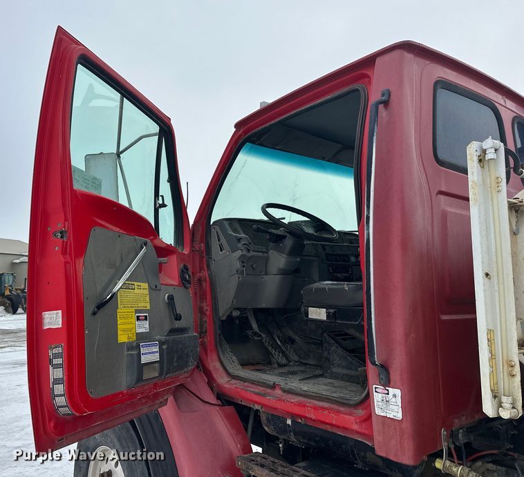 image for item DW4391 1998 Ford LT9501 ready mix truck