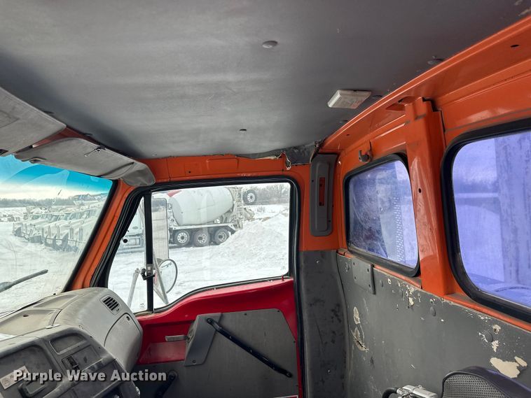 image for item DW4391 1998 Ford LT9501 ready mix truck