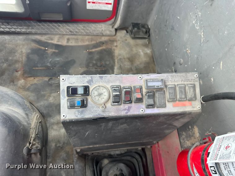 image for item DW4391 1998 Ford LT9501 ready mix truck