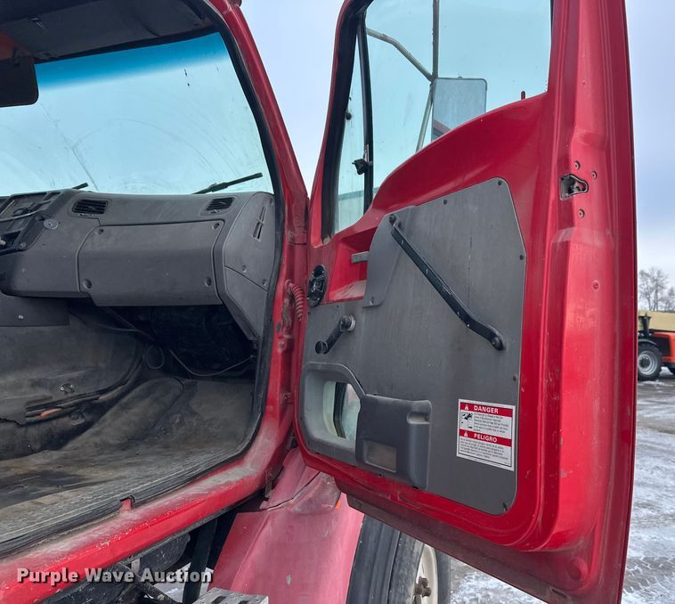 image for item DW4391 1998 Ford LT9501 ready mix truck