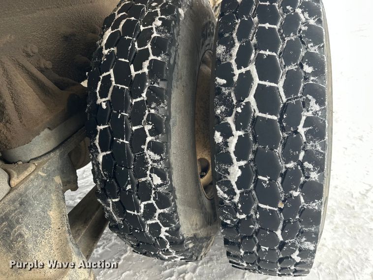 image for item DW4391 1998 Ford LT9501 ready mix truck