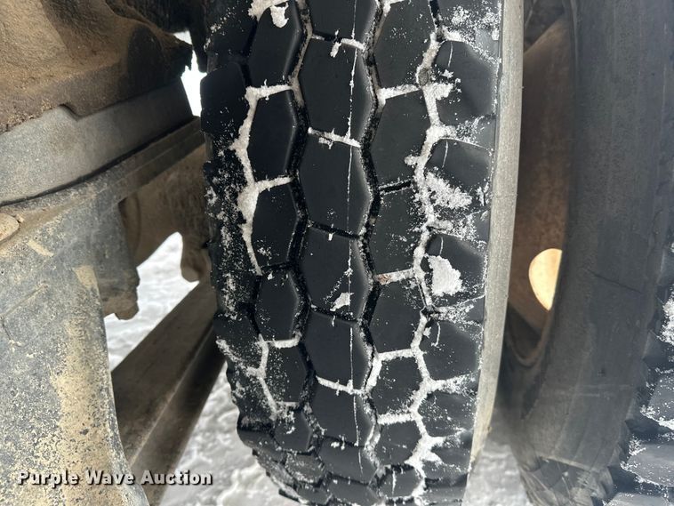 image for item DW4391 1998 Ford LT9501 ready mix truck