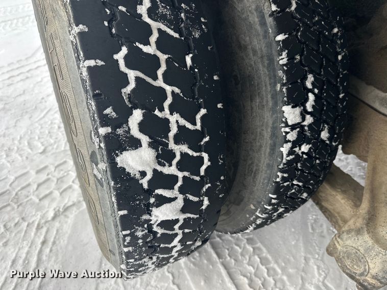 image for item DW4391 1998 Ford LT9501 ready mix truck