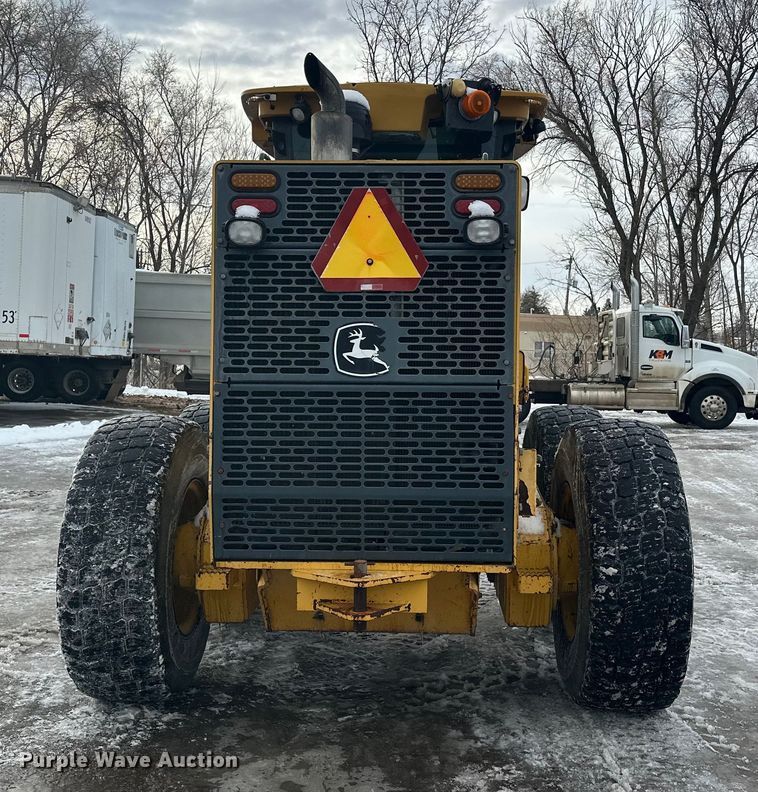 image for item DW4393 2008 John Deere 772D motor grader