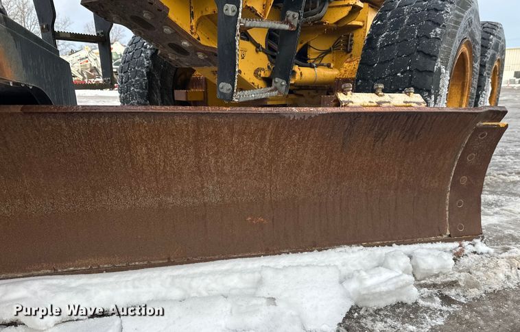 image for item DW4393 2008 John Deere 772D motor grader