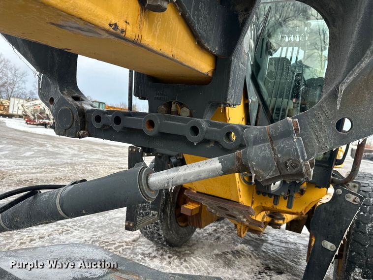 image for item DW4393 2008 John Deere 772D motor grader