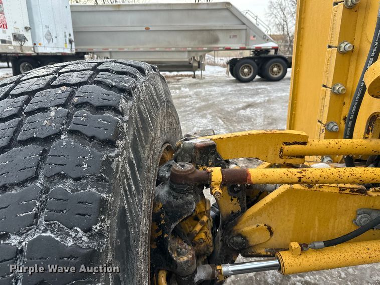 image for item DW4393 2008 John Deere 772D motor grader