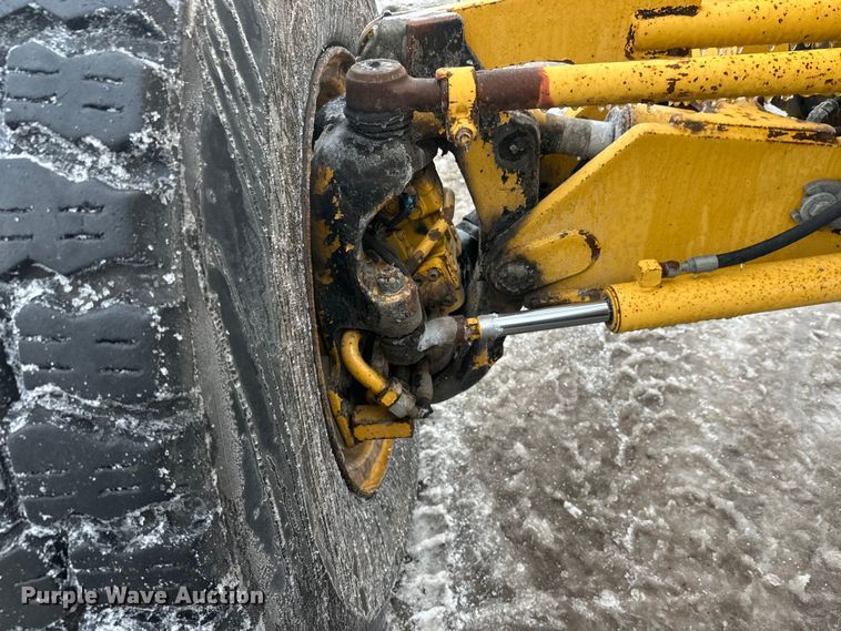 image for item DW4393 2008 John Deere 772D motor grader