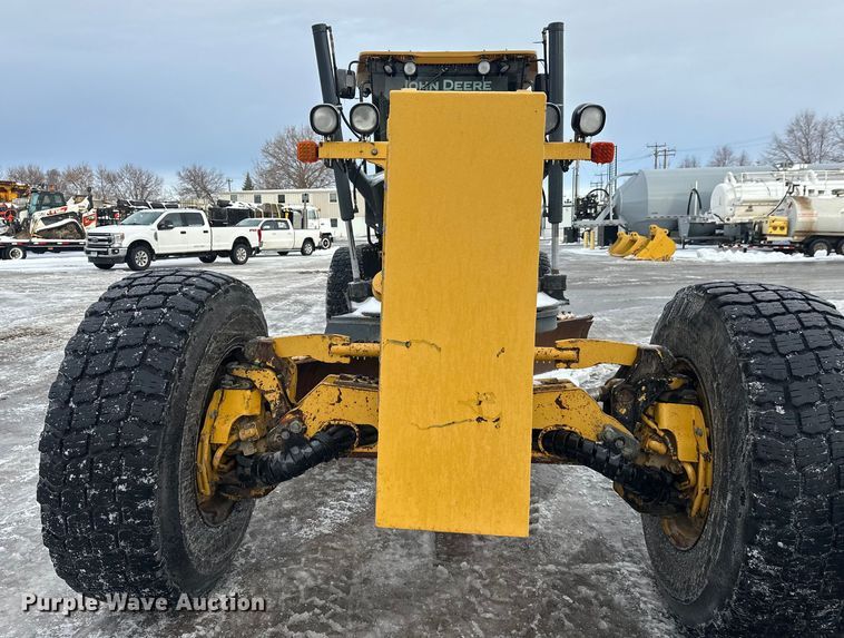 image for item DW4393 2008 John Deere 772D motor grader