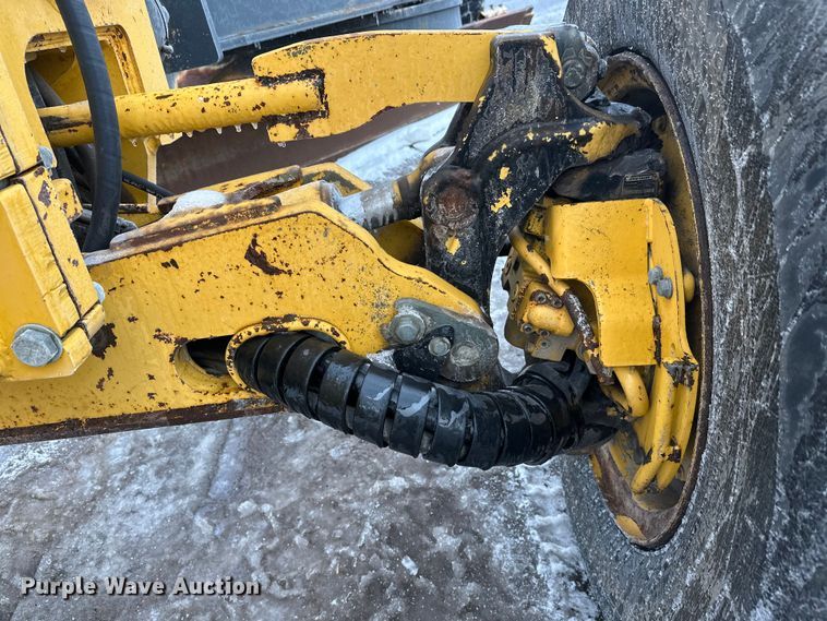 image for item DW4393 2008 John Deere 772D motor grader