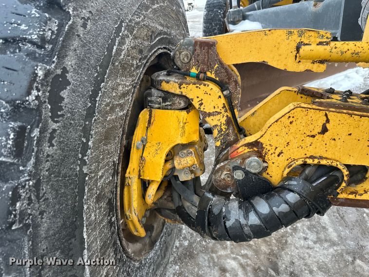 image for item DW4393 2008 John Deere 772D motor grader