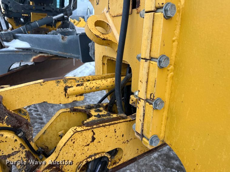 image for item DW4393 2008 John Deere 772D motor grader